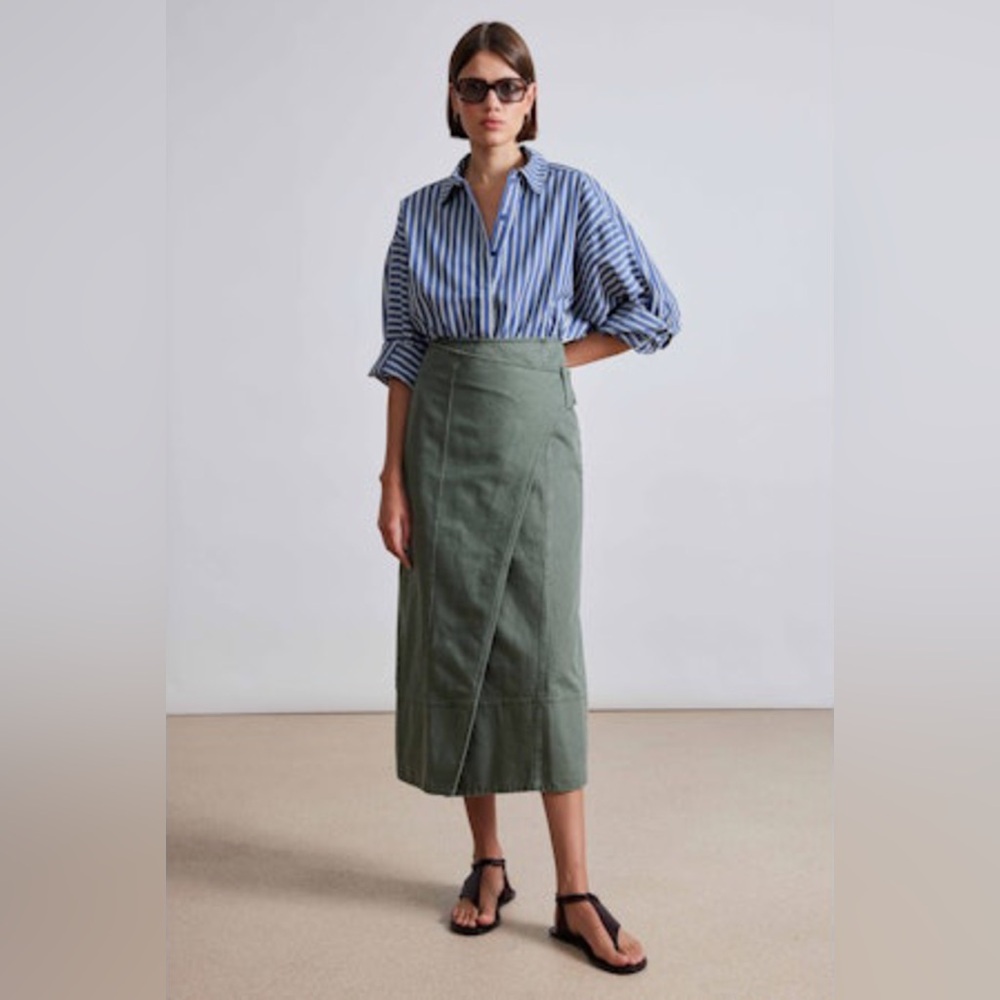 Apiece Apart Lahiri Midi Skirt in thyme, size 4. Like new condition.